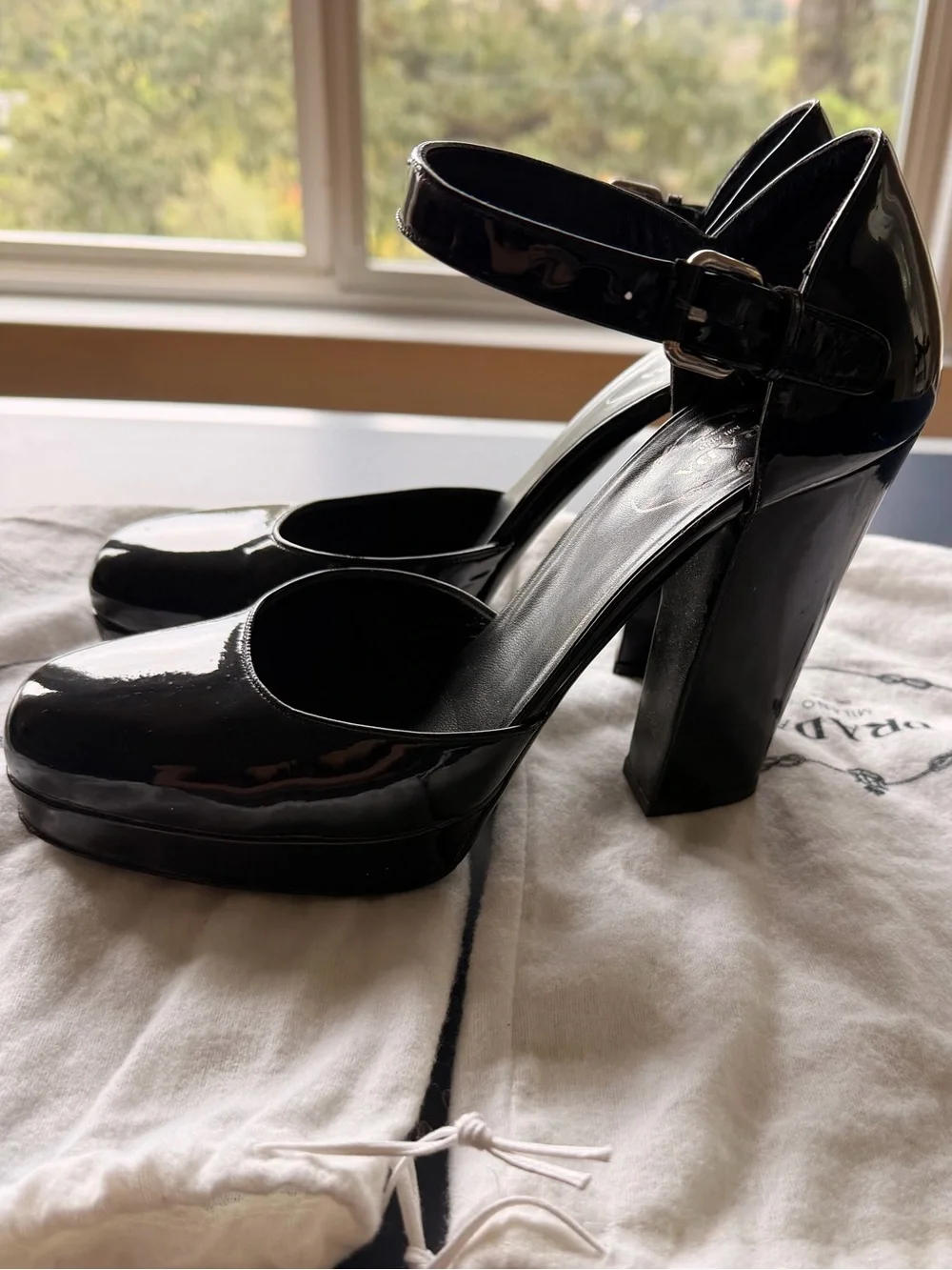 Prada Black Patent Leather Mary Jane Platform Pumps size 39.5 (9.5)